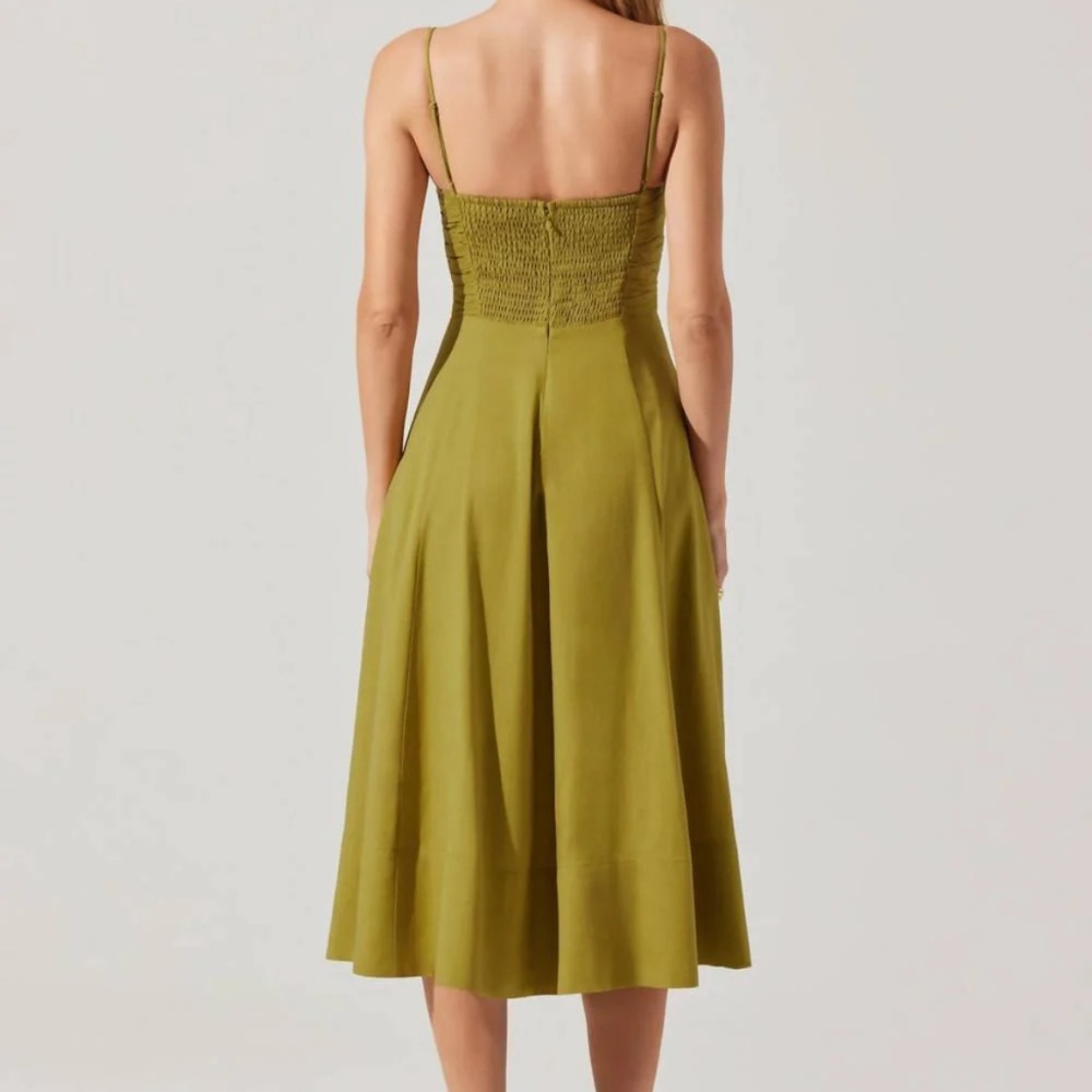 ASTR The Label Celina Midi Dress Chartreuse - Picture 2 of 3